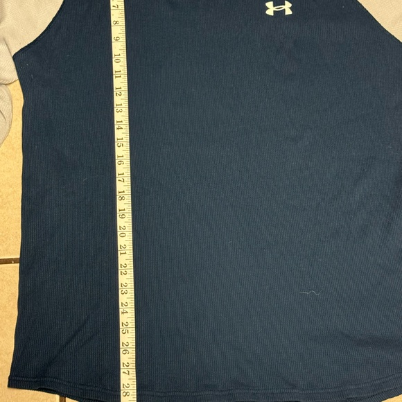 Under Armour Thermal Long Sleeved Shirt - Picture 4 of 5